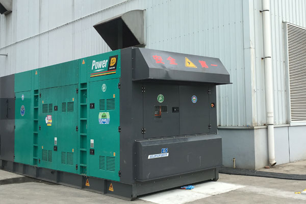 木里燃油滤清器的更换流程是怎样的？