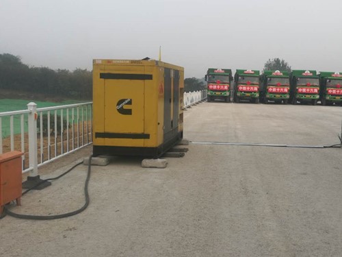 木里电力系统的稳定性和设备兼容性如何影响发电机组的频率规格？