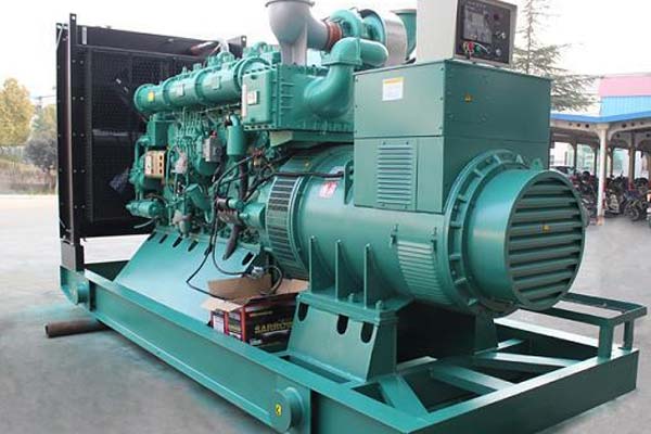 木里工厂发电机应急发电中如何优化燃油储备管理？