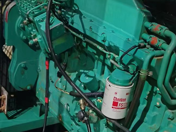 木里如何确定新的发电机组控制系统是否与原系统兼容？